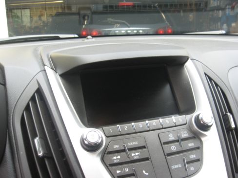 Used 2017 Chevrolet Equinox LT FWD image 11