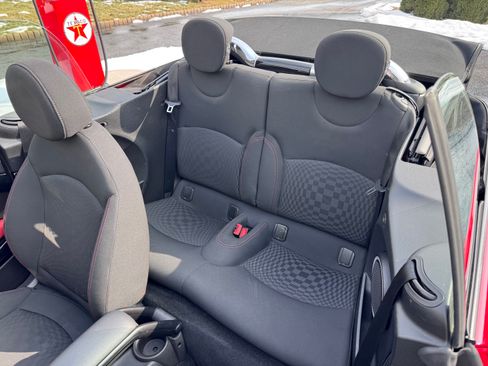 Used 2015 MINI Cooper image 16