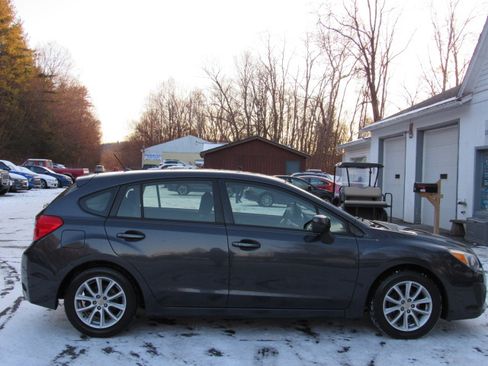 Used 2014 Subaru Impreza 2.0i Premium image 13