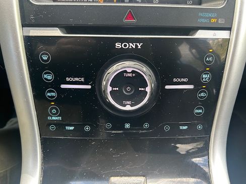 Used 2011 Ford Edge Limited image 17