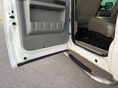 Used 2009 Ford F250 XL image 89