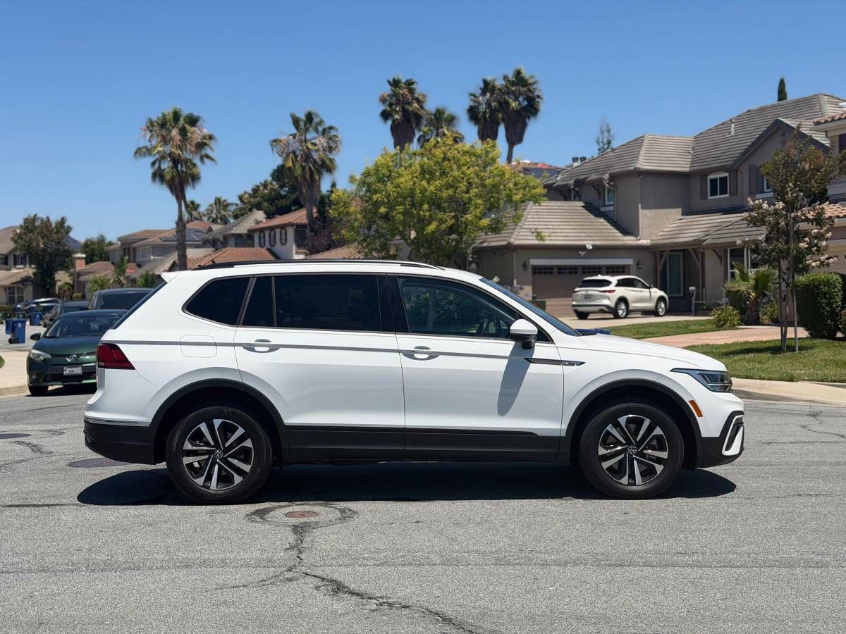 Used 2022 Volkswagen Tiguan FWD S image 5