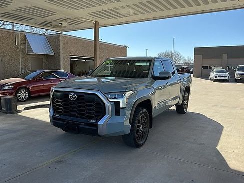 Used 2022 Toyota Tundra 4x4 CrewMax Limited w/ TRD Pkg image 1