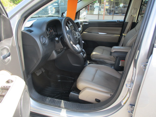 Used 2015 Jeep Compass 4WD Latitude image 16