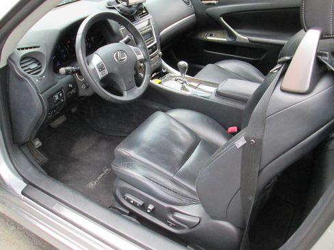 Used 2014 Lexus IS 250C image 10