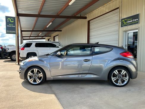 Used 2013 Hyundai Veloster UNAVAIL FWD image 2