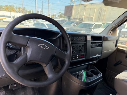 Used 2007 Chevrolet Express 2500 UNAVAIL RWD image 12