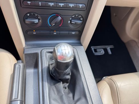 Used 2006 Ford Mustang GT Premium image 10