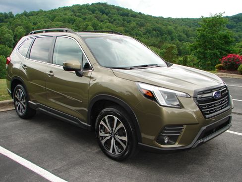 Used 2024 Subaru Forester Limited AWD/4WD image 14