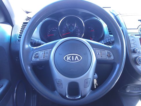 Used 2011 Kia Soul + image 25