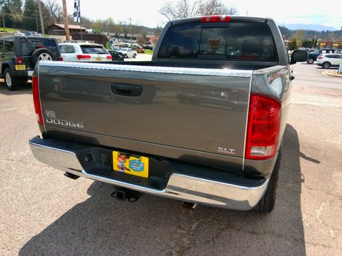 Used 2004 Dodge Ram 1500 Truck SLT image 12