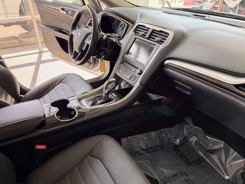 Used 2016 Ford Fusion SE image 13