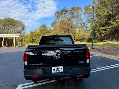Used 2021 Honda Ridgeline Sport image 7