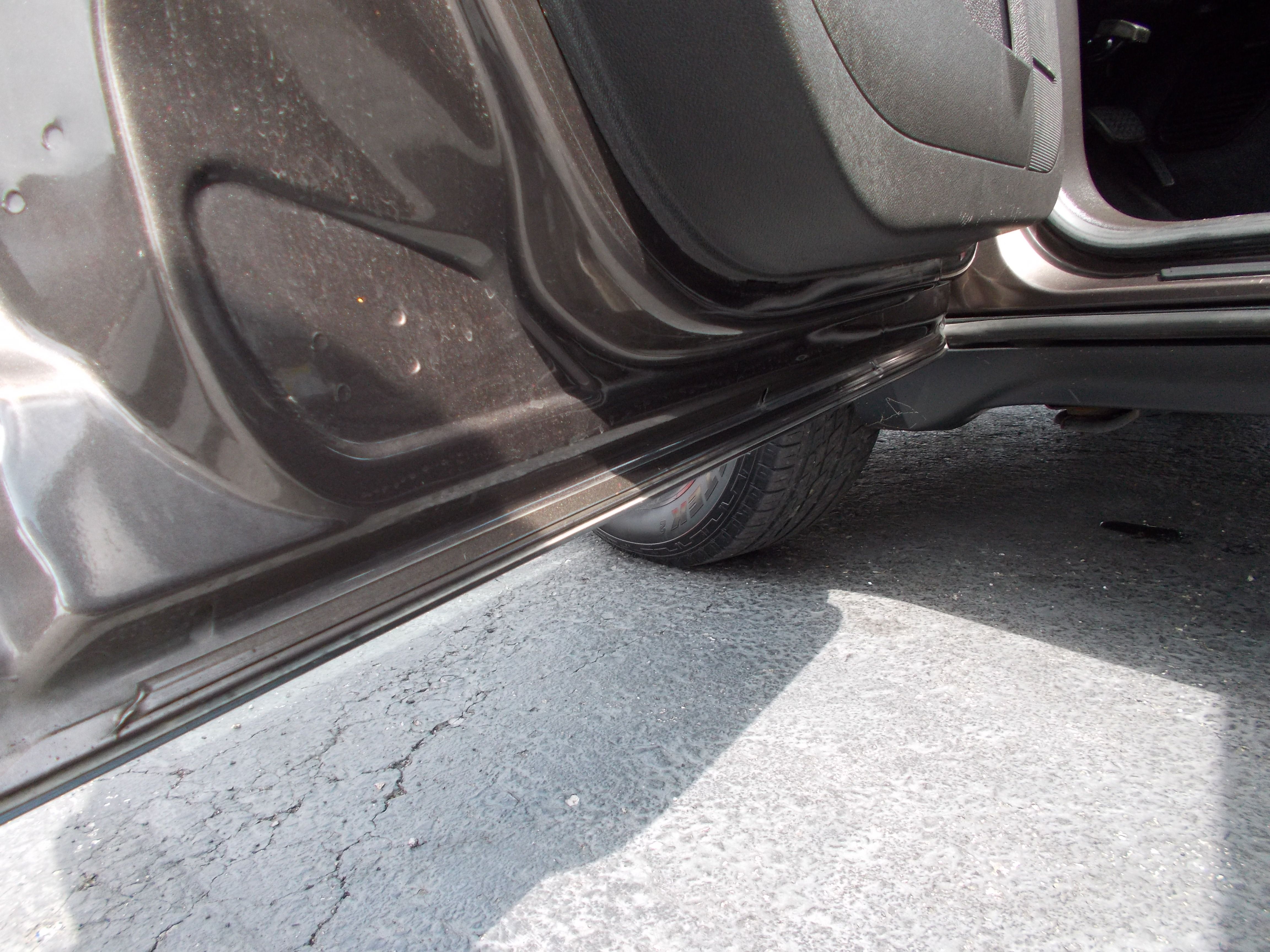 Used 2012 GMC Acadia AWD SLE image 15