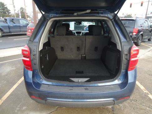 Used 2017 Chevrolet Equinox LT image 6