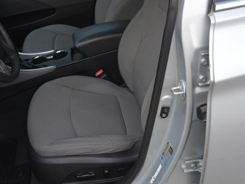 Used 2011 Hyundai Sonata GLS image 8