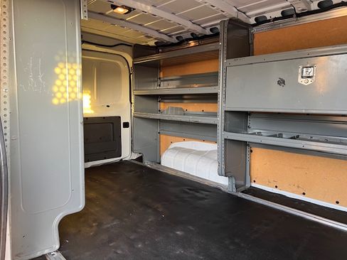 Used 2021 Nissan NV 2500 S image 15