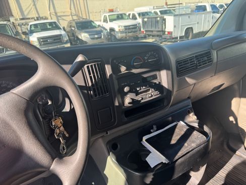 Used 2001 Chevrolet Express 3500 image 4