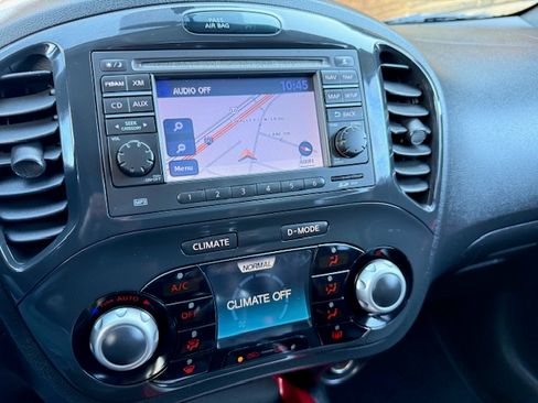 Used 2011 Nissan Juke AWD image 12