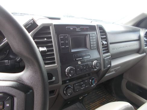 Used 2019 Ford F250 2WD SuperCab Super Duty image 7