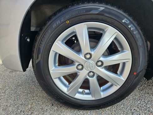 Used 2015 Toyota Yaris LE image 39