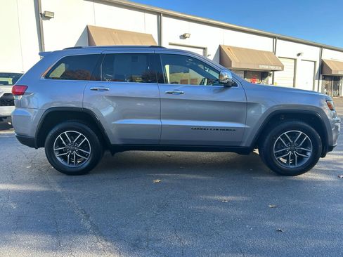 Used 2019 Jeep Grand Cherokee Limited image 2