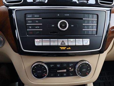 Used 2017 Mercedes-Benz GLS 450 image 21