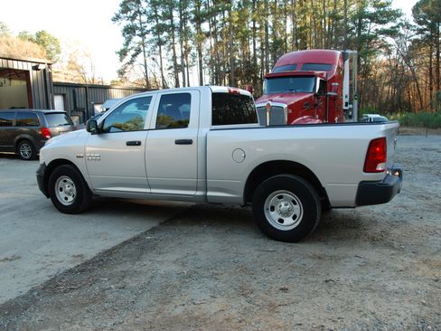 Used 2016 RAM 1500 2WD Quad Cab ST image 9