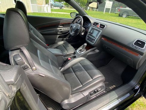 Used 2012 Volkswagen Eos image 8