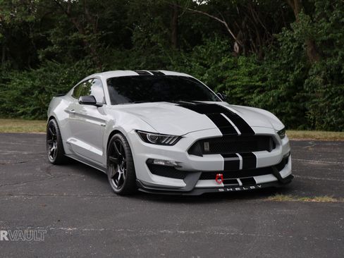 Used 2016 Ford Mustang Shelby GT350 image 12