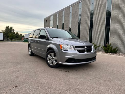 Used 2013 Dodge Grand Caravan SE Minivan 4D FWD image 1