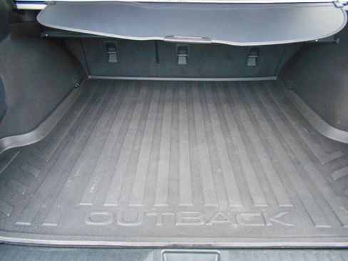 Used 2016 Subaru Outback 3.6R Limited image 7