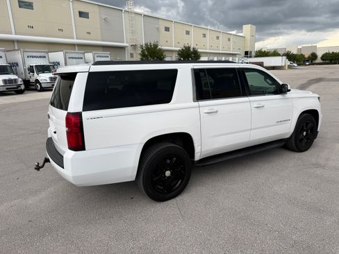 Used 2015 Chevrolet Suburban LS RWD image 37