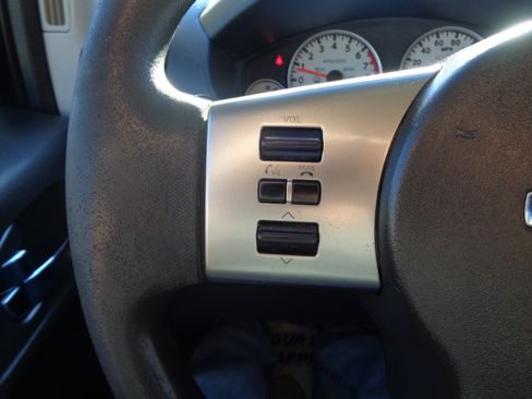 Used 2011 Nissan Frontier PRO-4X image 47