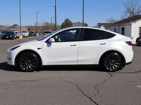 Used 2025 Tesla Model Y Performance image 6