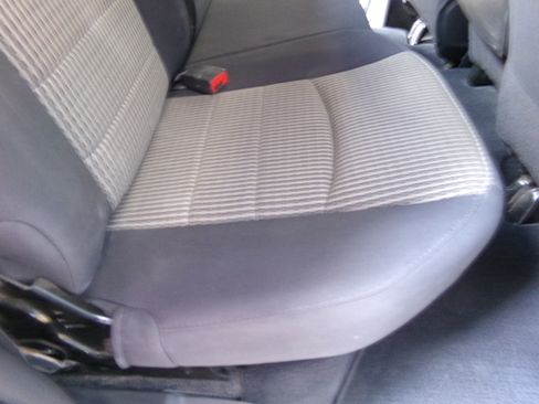 Used 2011 RAM 1500 4x4 Quad Cab image 11