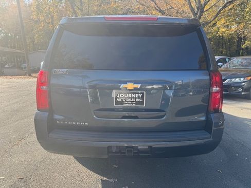 Used 2019 Chevrolet Suburban LT image 3