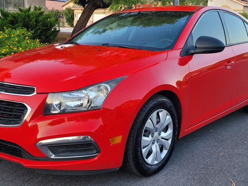 Used 2015 Chevrolet Cruze LS image 1