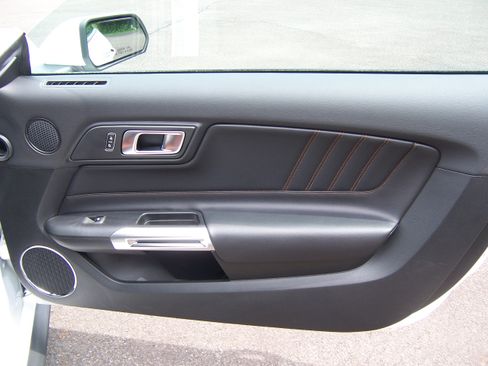 Used 2023 Ford Mustang Convertible RWD image 21