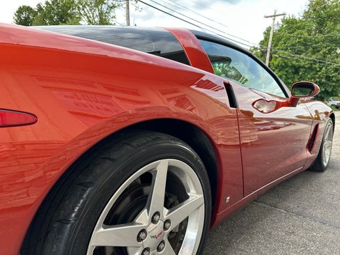 Used 2006 Chevrolet Corvette Coupe RWD image 6