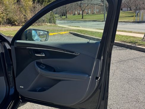 Used 2018 Chevrolet Impala LT image 18