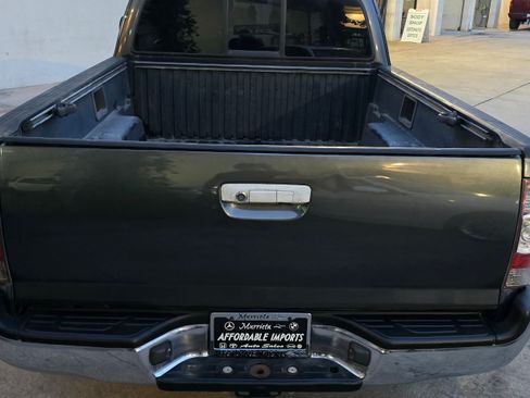 Used 2010 Toyota Tacoma SR5 image 10