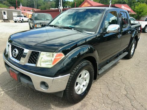 Used 2007 Nissan Frontier 4x4 Crew Cab NISMO image 10