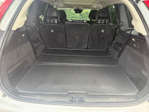 Used 2017 Volvo XC90 AWD T6 Momentum image 15