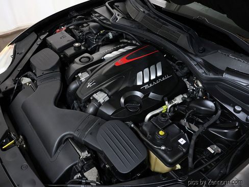 Used 2014 Maserati Quattroporte GTS image 39