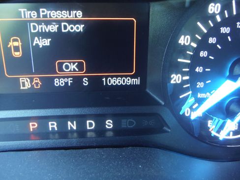 Used 2017 Ford Fusion SE image 13