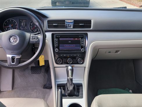 Used 2013 Volkswagen Passat 2.5 SE image 11