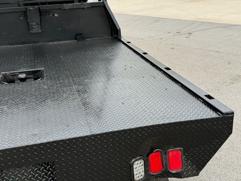 Used 2012 Ford F550 image 39