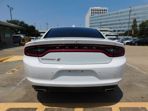 Used 2022 Dodge Charger SXT AWD image 6