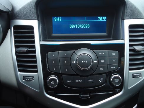 Used 2013 Chevrolet Cruze LS FWD image 13